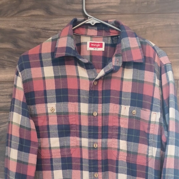 Wrangler Other - Wrangler Men's Pink & Navy Plaid Stretch Flannel Shirt - Size Small